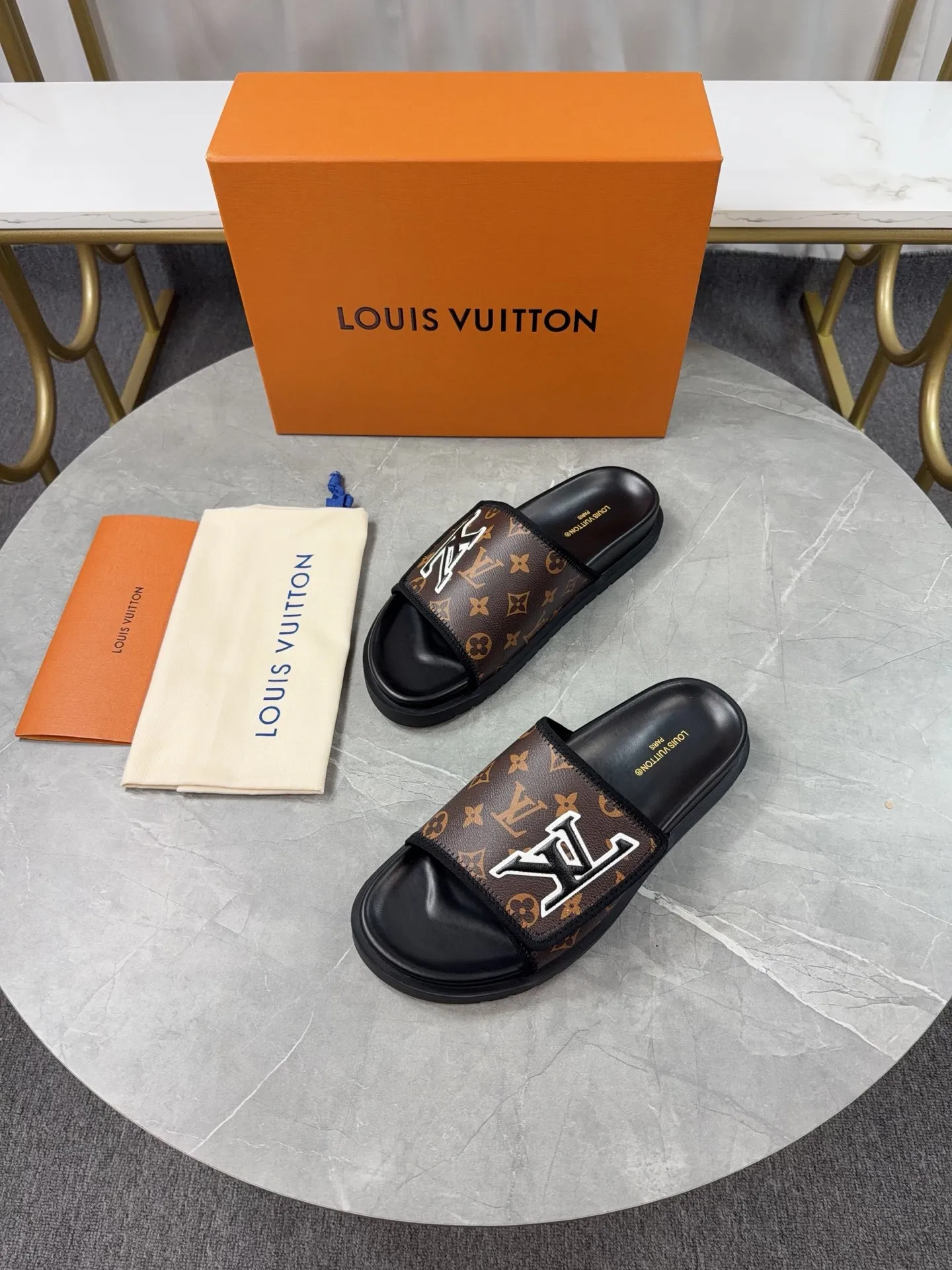 Men's Men's Shoes 💰380💰 🌈LV | Louis Vuitton ²⁰²³ 𝐬𝐬 🧡💚2025 Spring and Summer New Style Top Version‼ ️The original version is the same. The counter specializes in the latest straw slippers. Hard goods are new🆕 ❥Purchase level! Full of high-end feel! A popular model among bloggers at home and abroad, it’s retro and fashionable, and looks stunning on your feet! Mainly recommended models on the official website★ ━━━━━ ЅᏇєєt ━━━━━ ▪️Upper: original customized cowhide fabric ▪️Inner: cow lining ▪️Outsole: high-end rubber outsole ▪️Shoe size: 35-47 (46-47 customization is not returnable)